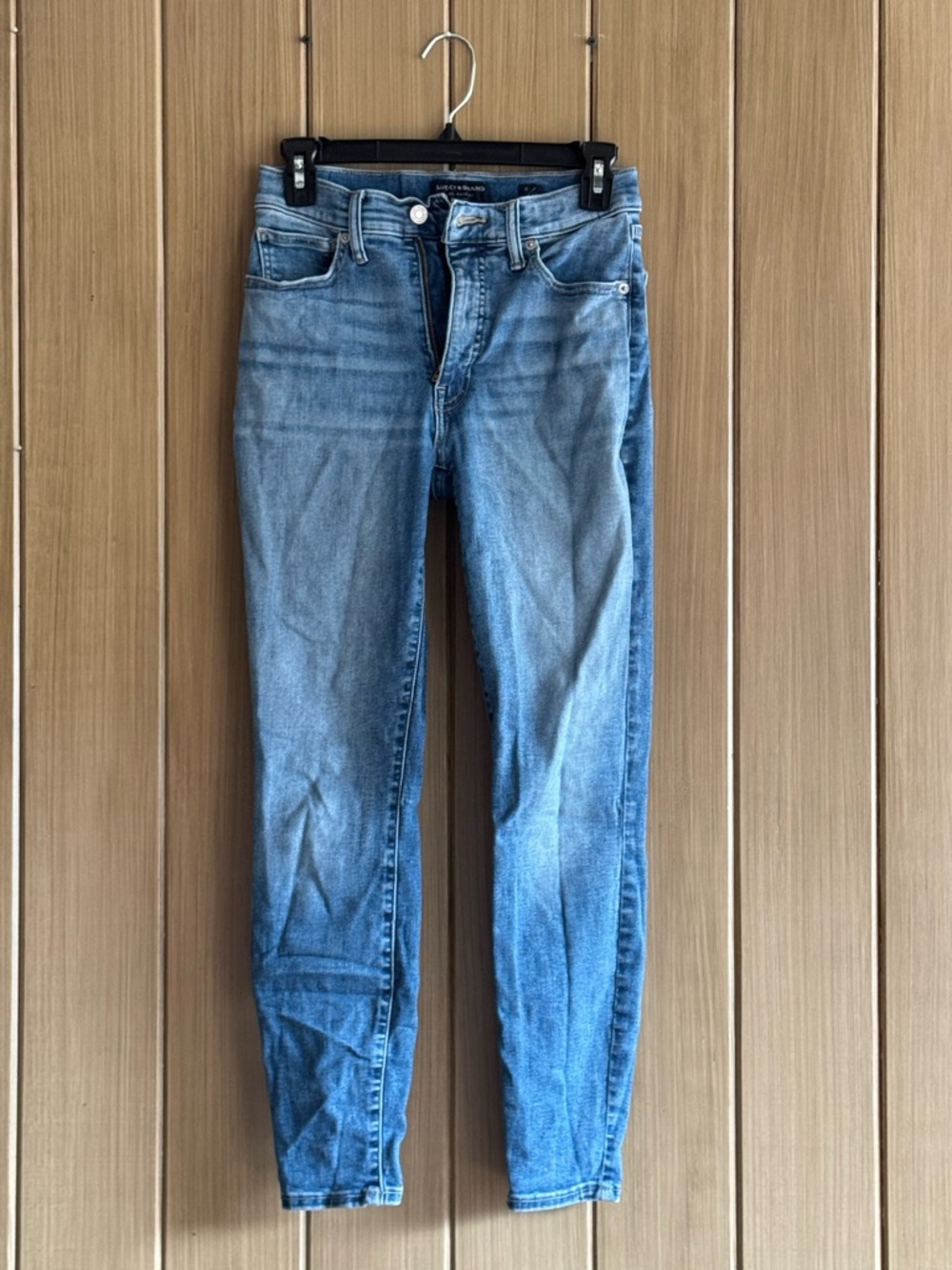 Lucky Brand Skinny Jeans in Light Blue Wash